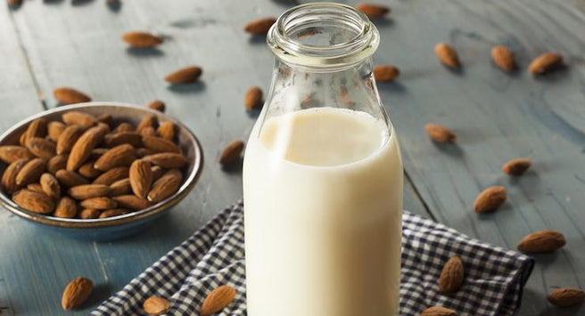 Almond Milk - Homemade, Creamy and Delicious