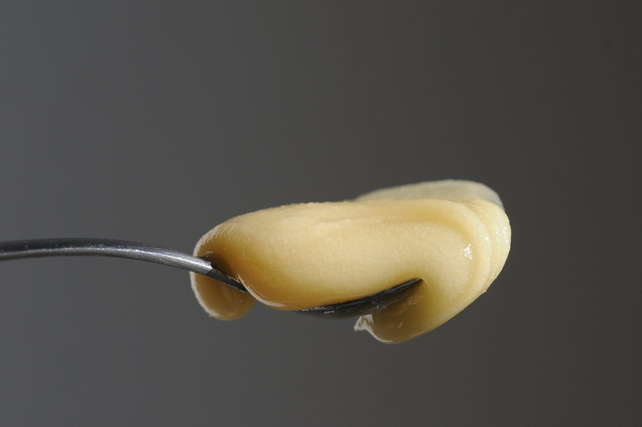 What Is Creamed Honey? Benefits, Uses, Nutrition and How It Compares to Liquid Honey